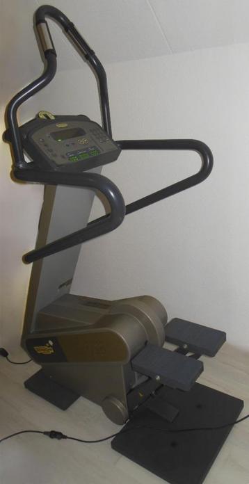 Technogym Crosstrainer Step | XT PRO 600 | zwart, grijs  beschikbaar voor biedingen