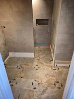 Badkamer vloer en wand tegels en een inbouw nis, Ophalen, 60 cm of meer, Nieuw, Vloertegels
