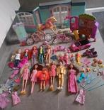 Grote partij Barbies, boomhuis, accessoires etc, Kinderen en Baby's, Speelgoed | Poppen, Ophalen of Verzenden, Zo goed als nieuw
