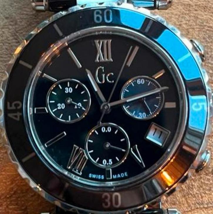 GUESS Ceramic 40031m Swiss dameshorloge, Sieraden, Tassen en Uiterlijk, Horloges | Dames, Gebruikt, Polshorloge, Guess, Staal