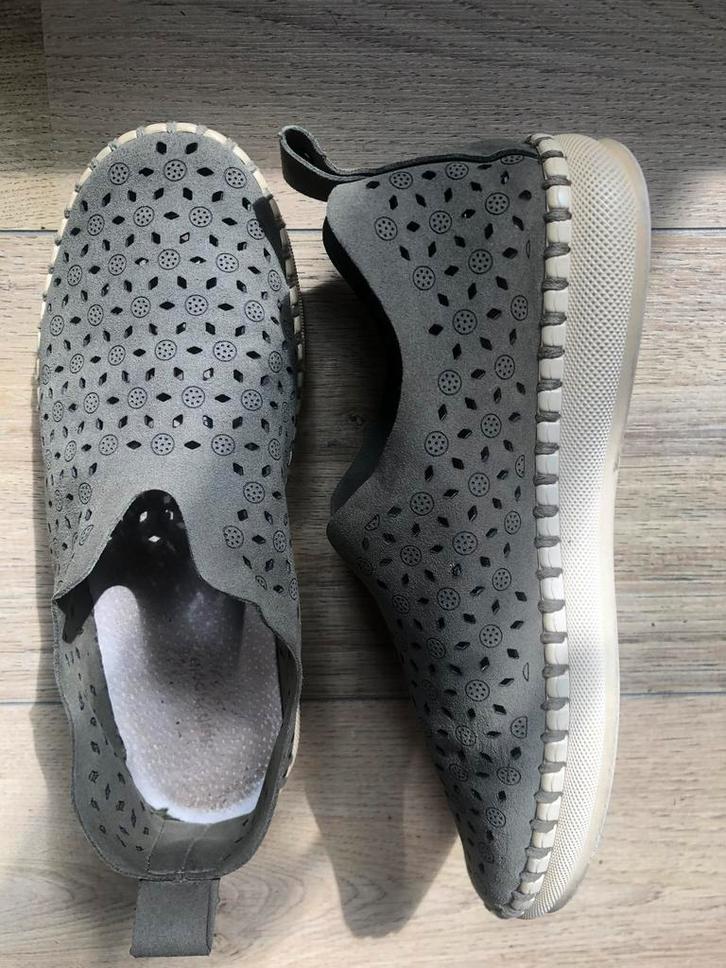 Hush Puppies, maat 40, taupe, Kleding | Dames, Schoenen, Zo goed als nieuw, Instappers, Groen, Ophalen of Verzenden