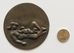 Grote Penning Vrouw met Kind, Ophalen of Verzenden, Overige materialen, Nederland