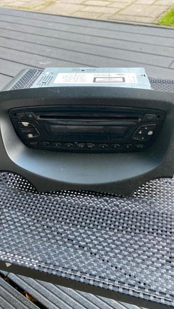 Ford Ka autoradio.  Origineel beschikbaar voor biedingen