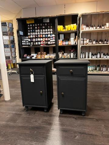 Set nachtkastjes Ash beschikbaar voor biedingen