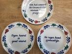 Boerenbont borden 3 stuks met tekst., Huis en Inrichting, Keuken | Servies, Gebruikt, Ophalen of Verzenden, Bord(en), Aardewerk