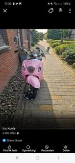 Geel kenteken - La Souris - retro scooter - roze, Fietsen en Brommers, Scooters | Overige merken, Ophalen, Zo goed als nieuw