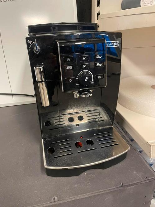 Delonghi koffiezetapparaat, Witgoed en Apparatuur, Koffiezetapparaten, Zo goed als nieuw, Koffiebonen, Stoompijpje, Ophalen of Verzenden