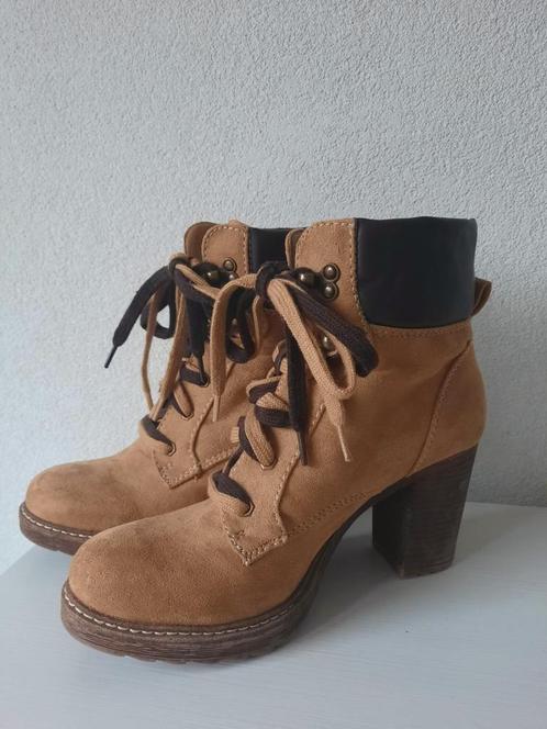 Stoere Beige Donkerbruine Hoge Boots met Blokhak Maat 40, Kleding | Dames, Schoenen, Zo goed als nieuw, Schoenen met hoge hakken