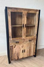 Magazijn leegverkoop vitrinekast Britt mangohout metaal zwar, Nieuw, Ophalen of Verzenden, Info@wkhome.nl, Argonweg 20 Amersfoort
