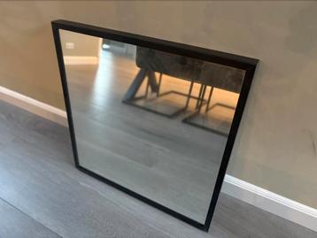 Gratis af te halen spiegel 70x70cm