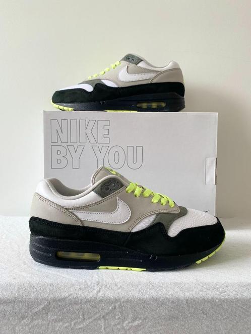 Nike Air Max 1 '87 By You Dave White Neon (EU 41), Kleding | Heren, Schoenen, Zo goed als nieuw, Sneakers of Gympen, Zwart, Ophalen of Verzenden