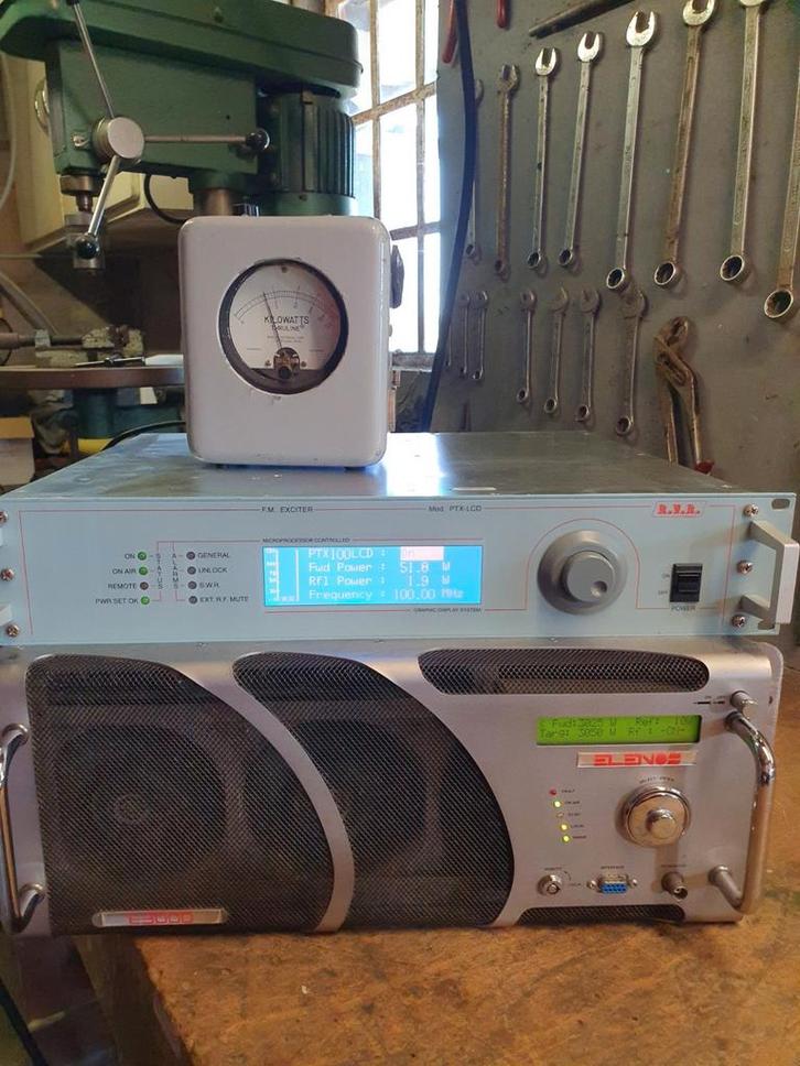 Elenos E3000 eindtrap, Telecommunicatie, Zenders en Ontvangers, Gebruikt, Zender, Ophalen