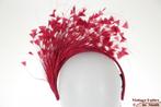 Fascinator Whiteley rood sisal met veren op diadeem nieuw, Kleding | Dames, Hoeden en Petten, Nieuw, One size fits all, Whiteley