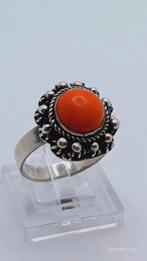 Zilveren vintage ring met bloedkoraal, 18 tot 19, Ophalen of Verzenden, Dame of Heer, Met edelsteen