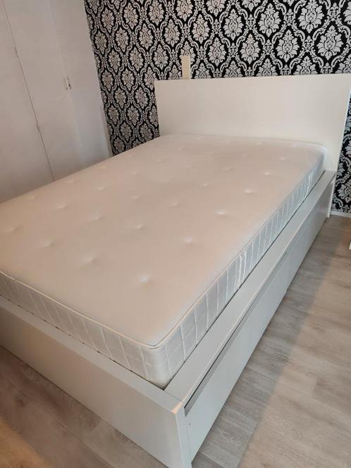 IKEA MALM bed (140x200) met bergruimte + Matras pocketverin, Huis en Inrichting, Slaapkamer | Matrassen en Bedbodems, Zo goed als nieuw