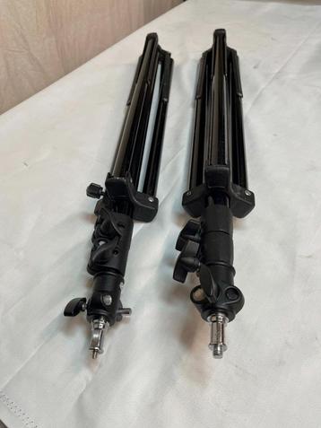 2 x Lampstatief (Max Hoogte 190cm) beschikbaar voor biedingen