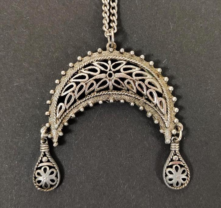 Vintage Oosterse hanger, gelukshanger. + Ketting, Sieraden, Tassen en Uiterlijk, Kettinghangers, Zo goed als nieuw, Overige materialen