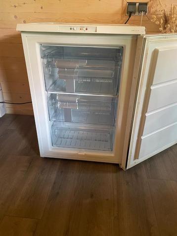 AEG compacte vriezer beschikbaar voor biedingen