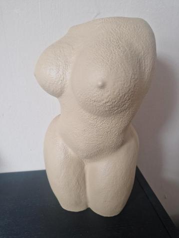 Bloempot dames torso beschikbaar voor biedingen