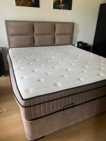 stevige matras (180x200cm) pas 1 jaar oud! beschikbaar voor biedingen