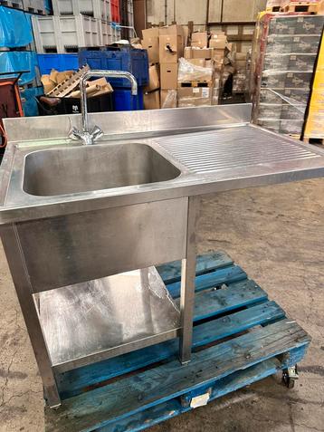 Spoeltafel , wasbak , rvs , kraan beschikbaar voor biedingen