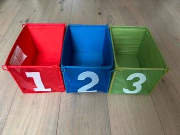Opbergers bakjes kinderkamer rood blauw groen beschikbaar voor biedingen