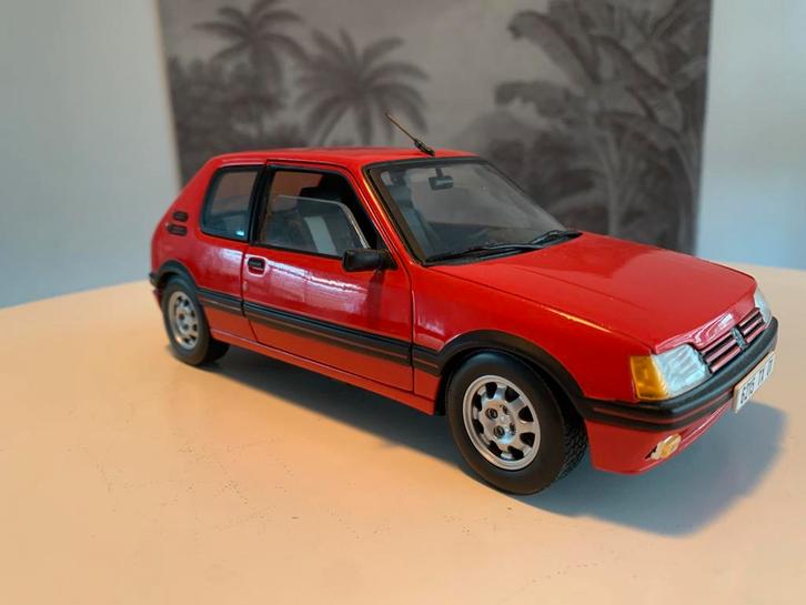 Peugeot 205 1.9 gti, Hobby en Vrije tijd, Modelauto's | 1:18, Zo goed als nieuw, Auto, Norev, Verzenden