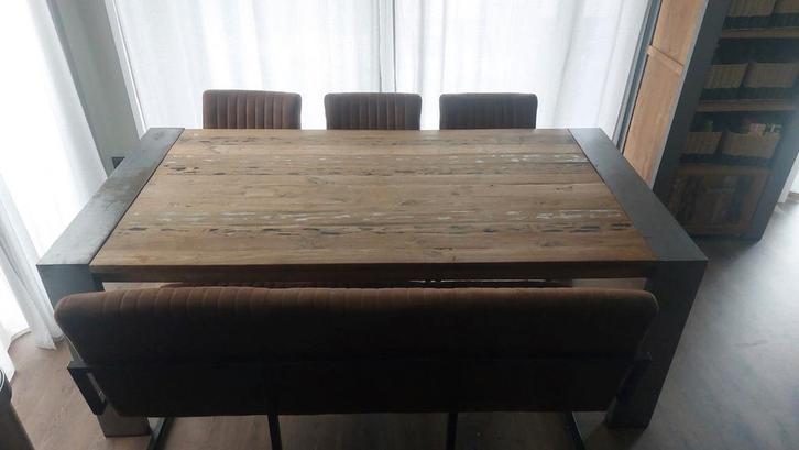 Eettafel industrieel incl 3 stoelen en zitbank, Huis en Inrichting, Tafels | Eettafels, Zo goed als nieuw, 50 tot 100 cm, 200 cm of meer