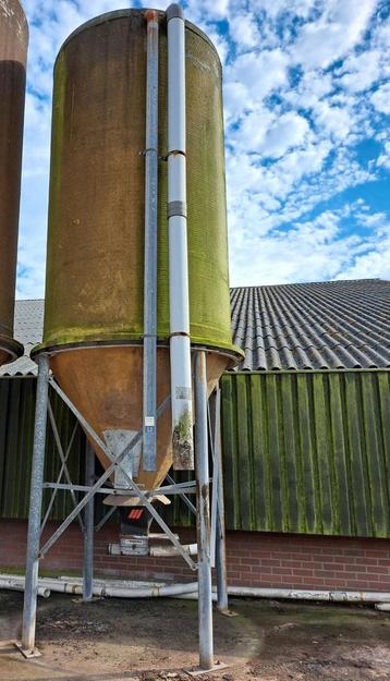 Voer silo 6 ton beschikbaar voor biedingen