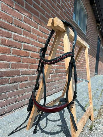 Hoofdstel maat full bordeaux rood beschikbaar voor biedingen