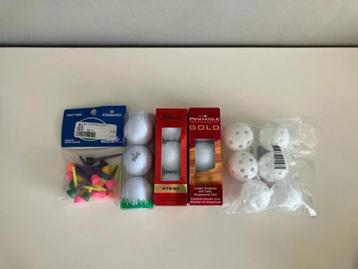 9x golfbal Titleist + 20 golf tees + plastic hollow balls beschikbaar voor biedingen