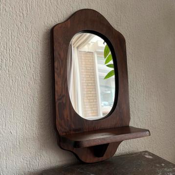 Vintage houten wandspiegel met plank beschikbaar voor biedingen