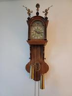 Antieke Friese Stoelklok met Beelden, Antiek en Kunst, Ophalen