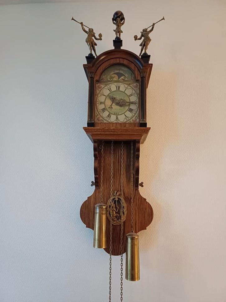 Antieke Friese Stoelklok met Beelden, Antiek en Kunst, Antiek | Klokken, Ophalen