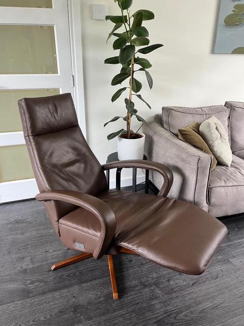 Nette De Toekomst Design Relaxfauteuil Bruin Leer M L, Huis en Inrichting, Fauteuils, Zo goed als nieuw, Leer, 50 tot 75 cm, Minder dan 75 cm