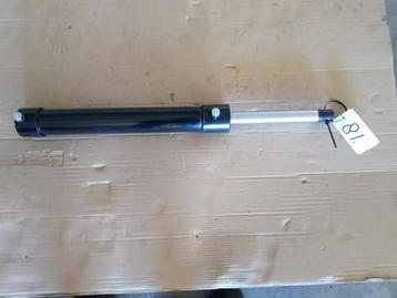 Hydraulische cilinders beschikbaar voor biedingen