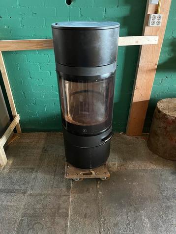 Houtkachel met schoorsteen Scan 83 beschikbaar voor biedingen