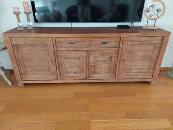 Dressoir in nieuw staat beschikbaar voor biedingen