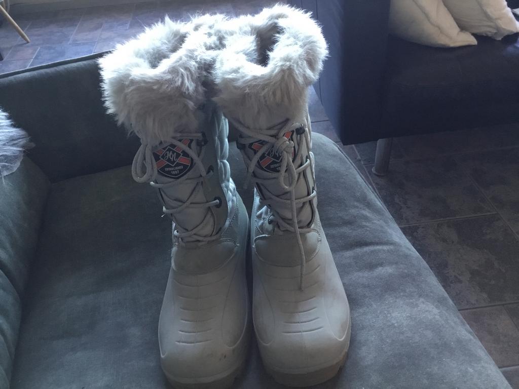 ANWB snowboots 39 grijs ( zware schoenen/1xgedragen), Ophalen, Snowboots, Nieuw, Grijs