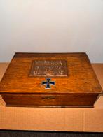 Prachtige houten kist ingelegd met ijzeren kruis., Ophalen of Verzenden, Overige soorten, Duitsland, Kist of Geocache