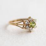 Vintage 9K cluster ring peridot & CZ - 17, Ophalen of Verzenden, Zo goed als nieuw, 17 tot 18, Met edelsteen