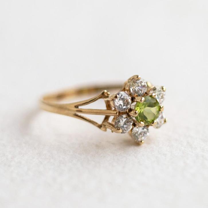 Vintage 9K cluster ring peridot & CZ - 17, Sieraden, Tassen en Uiterlijk, Ringen, Zo goed als nieuw, Dame, 17 tot 18, Goud, Goud