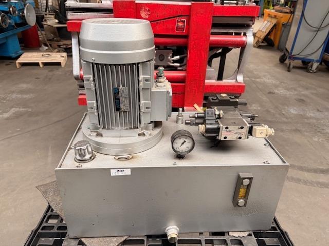 hydrauliek unit 4KW, Doe-het-zelf en Verbouw, Gereedschap | Machine-onderdelen en Toebehoren, Gebruikt, Ophalen