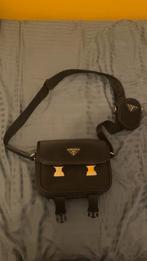 Prada tasje ruilen voor louis vuitton trio messenger, Sieraden, Tassen en Uiterlijk, Tassen | Schoudertassen, Ophalen, Zo goed als nieuw