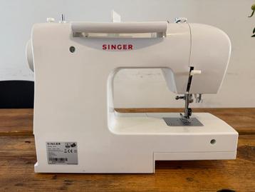 SINGER Tradition 2273 Sewing Machine + Accessories beschikbaar voor biedingen