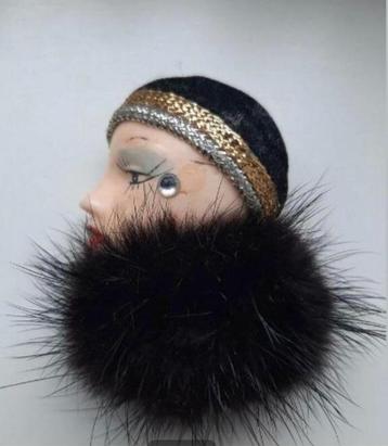 Broche Vintage Flapper Girl aparte speld RARE beschikbaar voor biedingen