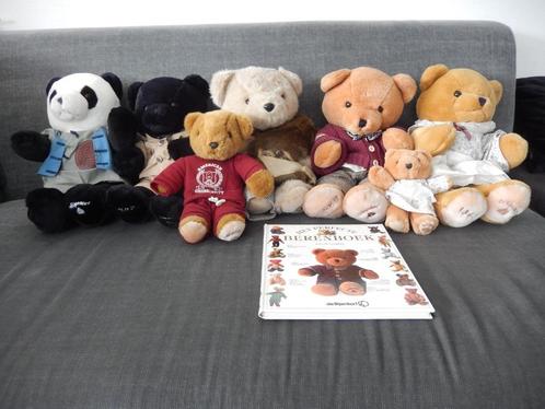 Familie Beren Bijenkorf en berenboek, Verzamelen, Beren en Cherished Teddies, Stoffen beer, Overige merken, Ophalen of Verzenden