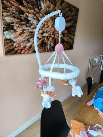 Prenatal box mobiel dino met boekje en buggy koord beschikbaar voor biedingen