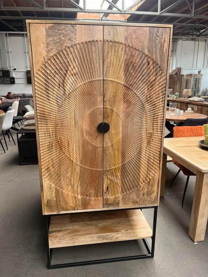 Magazijn leegverkoop dichte kast carved mangohout metaal 599, Huis en Inrichting, Woonaccessoires | Overige, Nieuw, Ophalen of Verzenden
