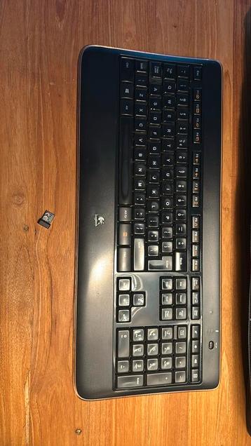 Logitech K800 beschikbaar voor biedingen